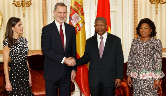 Regina Letizia și Regele Felipe au fost în Angola pentru o vizită de stat de trei zile. Cei doi soți au uimit cu ținutele lor elegante