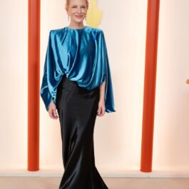 Cate Blanchett a optat pentru o rochie elegantă albastru cu negru la Gala Premiilos Oscar 2023