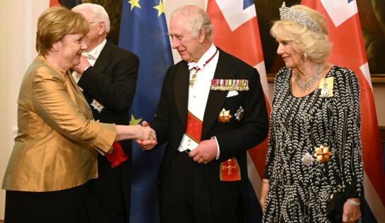 Regina Consort Camilla a purtat colierul cu diamante al Reginei Elisabeta. Majestatea Sa a participat la banchetul de stat din Germania alături de Regele Charles