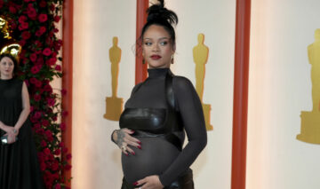 Rihanna a mers la cumpărături pentru fiul ei și viitorul bebeluș. Artista a ignorat vremea ploioasă din Los Angeles