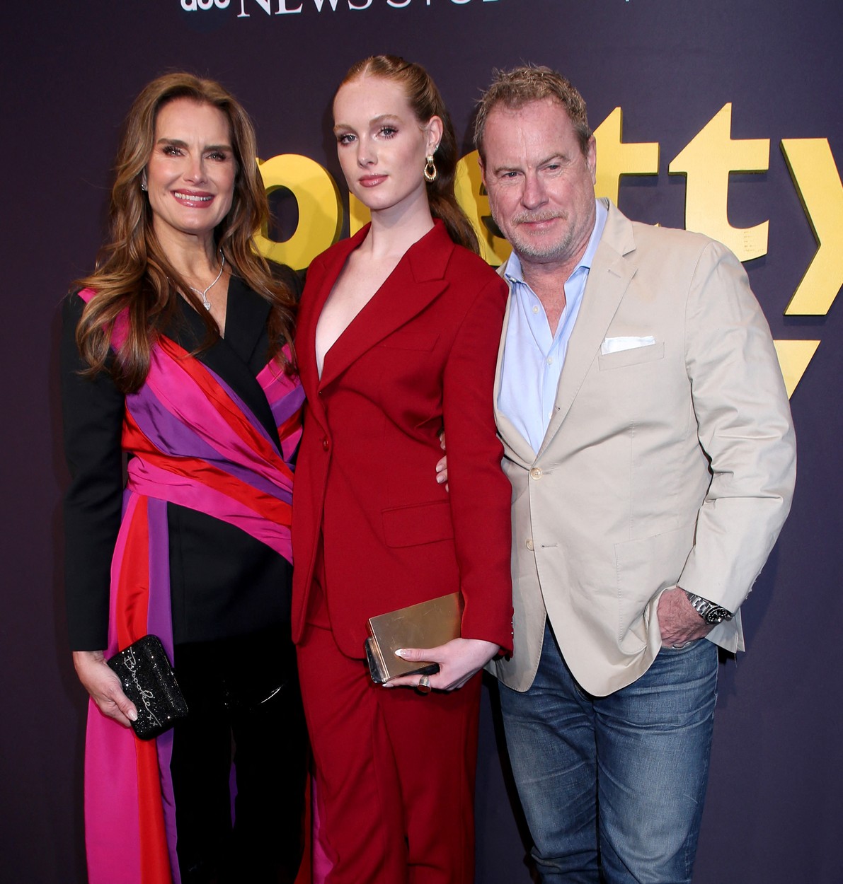 Brooke Shields, alături de fiica și soțul ei, la premiera documentarului ei Pretty Baby