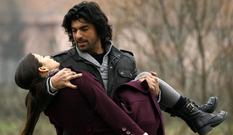 O scenă din serialul Fatmagul, considerat unul dintre cele mai bune seriale turcești din toate timpurile