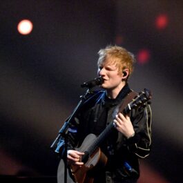 Ed Sheeran în timpul unui spectacol pe care l-a susținut la BRIT Awards 2022
