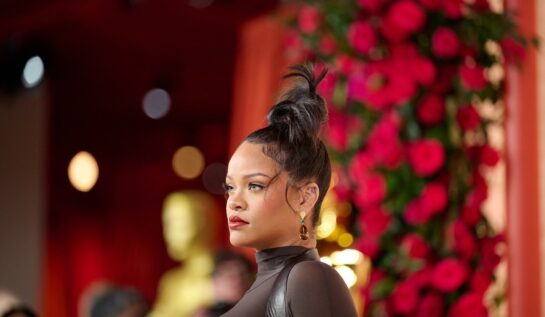 Rihanna a purtat o ținută casual. Cântăreața a avut o apariție rară pe străzile din Beverly Hills