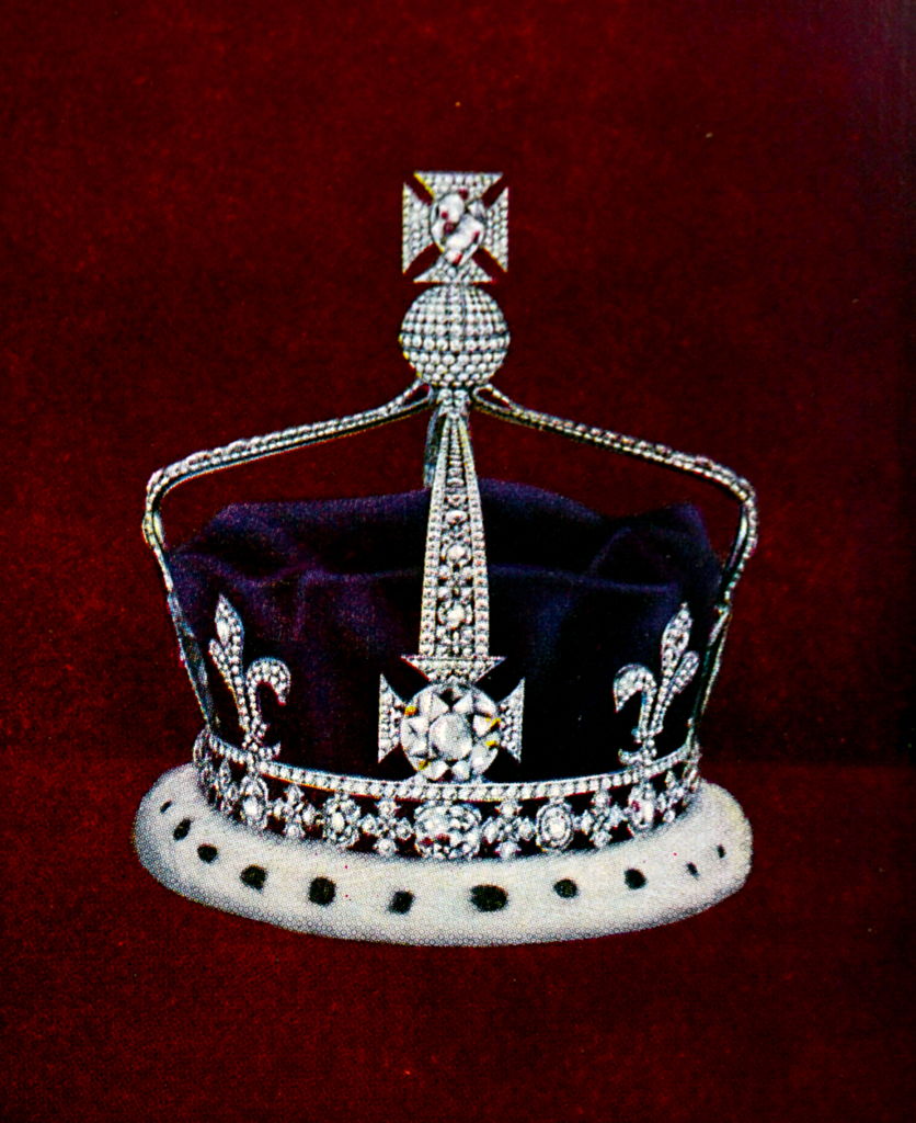 Coroana, care are 2.200 de diamante, a fost purtată de Regina Maria la încoronarea soțului ei, George V, în 1911