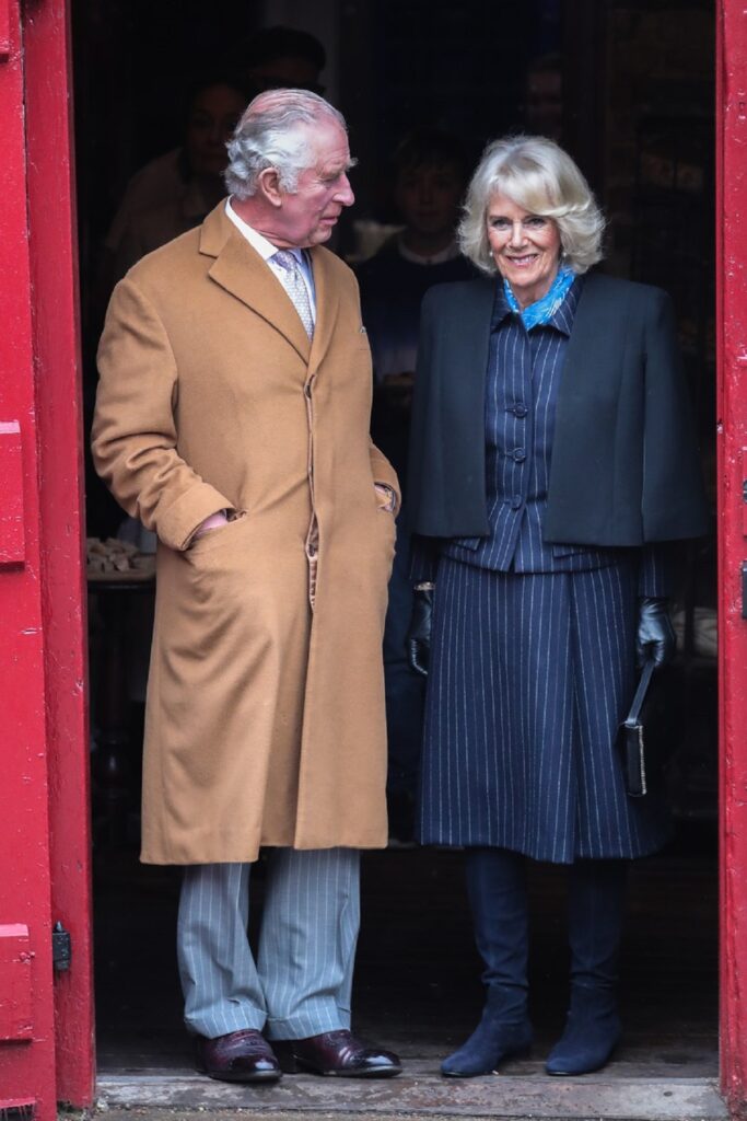 Regele Charles alături de Regina Camilla la un eveniment public