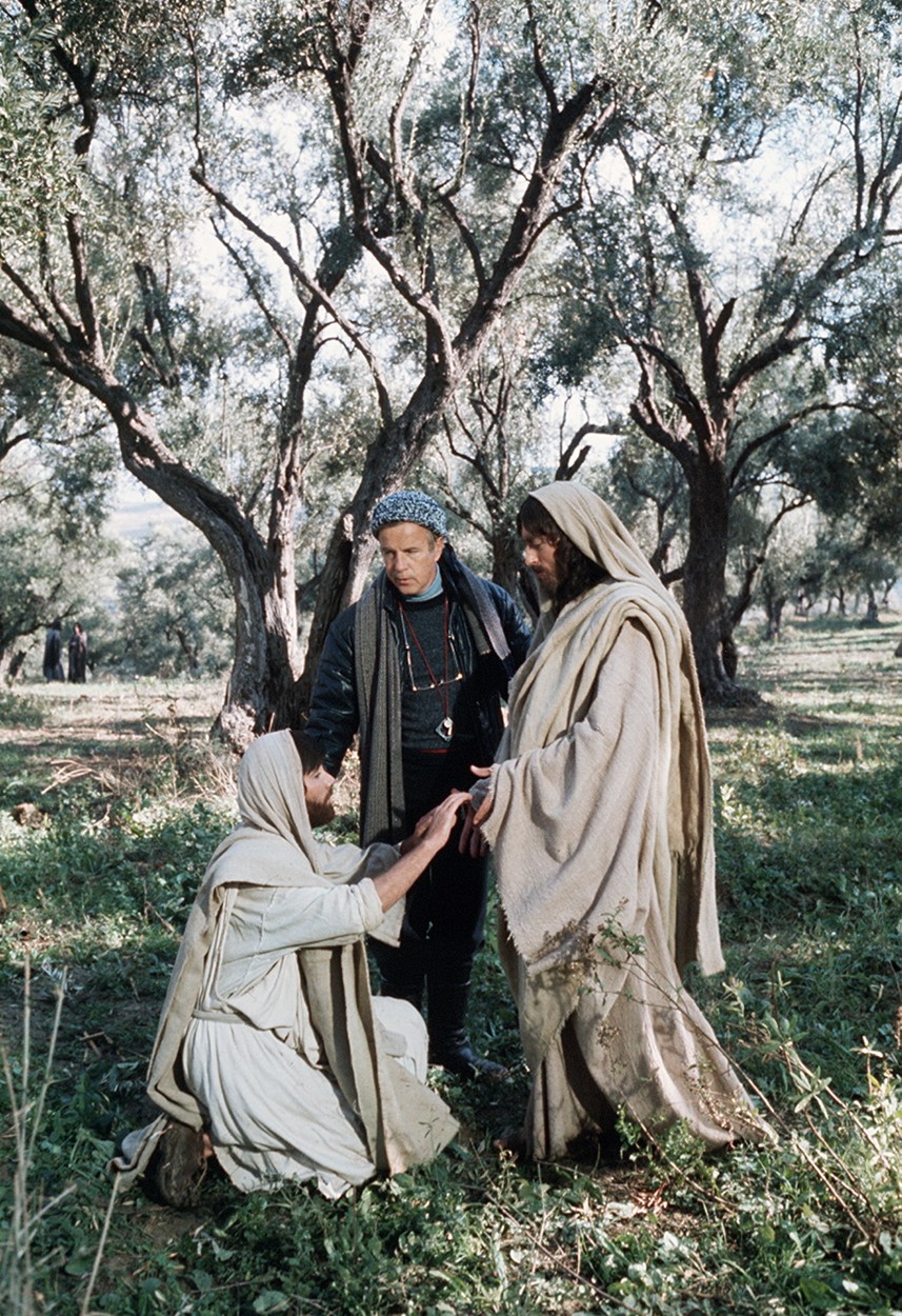 Imagine cu Robert Powell în rolul lui Iisus din Nazareth