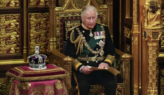 Ținutele care vor fi purtate la încoronarea Regelui Charles ar putea încălca tradiția regală. Ce decizie a luat monarhul Marii Britanii