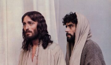 Robert Powell în rolul lui Iisus în filmul Iisus din Nazaret