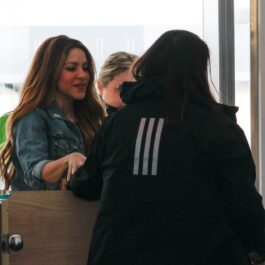 Shakira pe aeroportul din Miami după ce a plecat din Barcelona