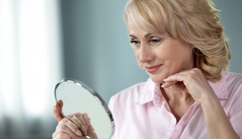 Sfaturi de frumusețe pentru femeile care au peste 50 de ani. Ce poți face pentru a obține machiajul perfect