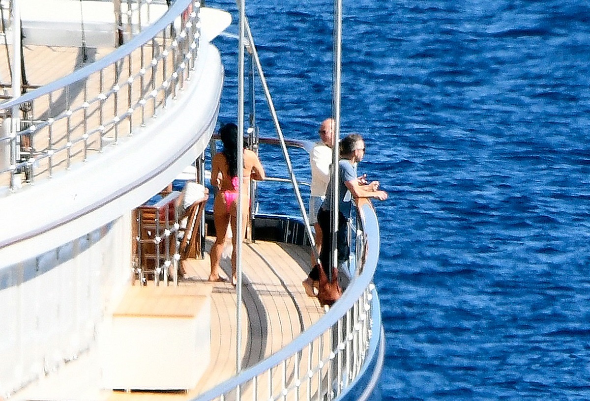 Jeff Bezos și Lauren Sánchez în vacanță în Spania la bordul iahtului de lux