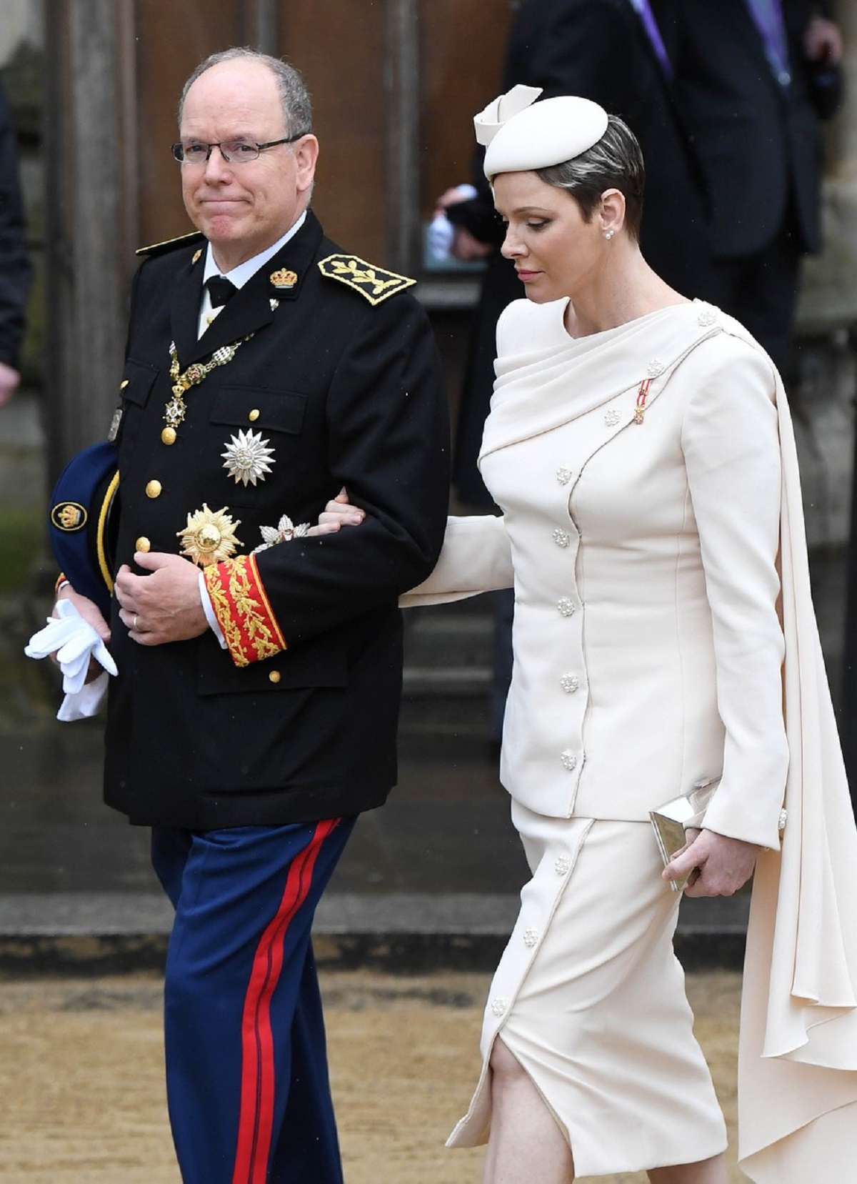 Prințesa Charlene de Monaco alături de soțul său, Prințul Albert al II-lea, la încoronarea Regelui Charles