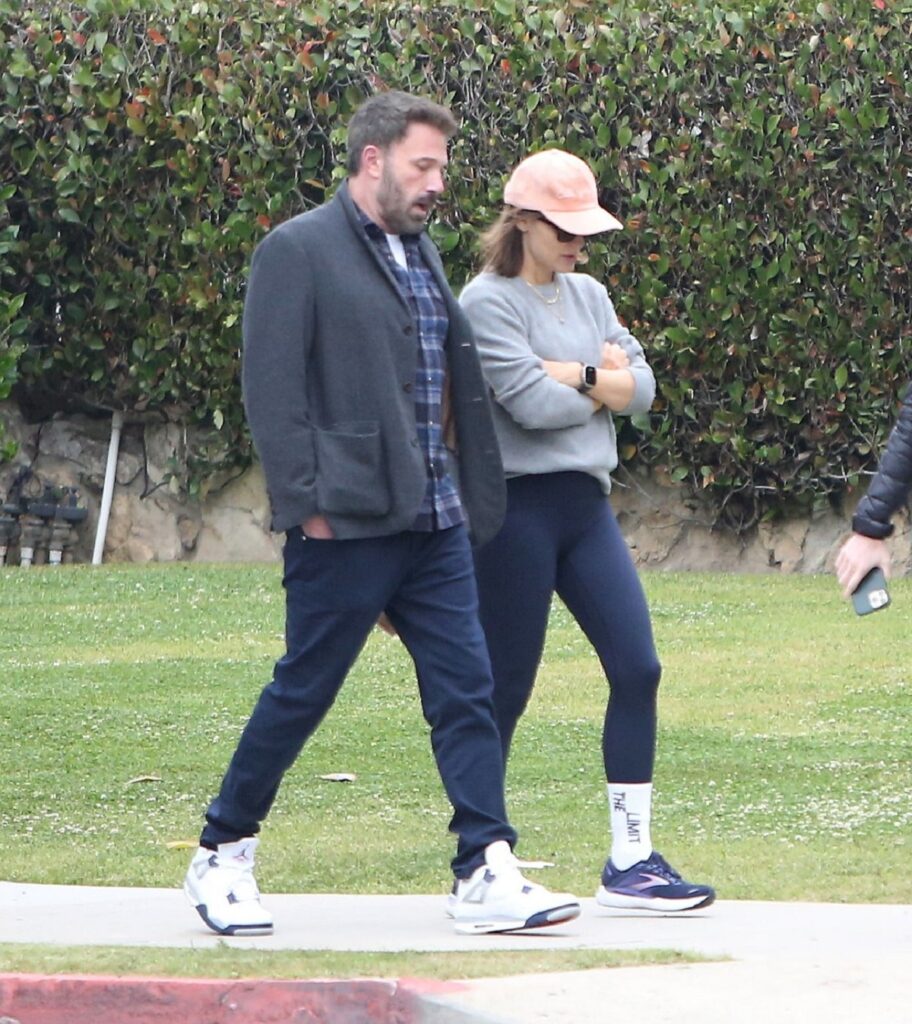 Jennifer Garner și Ben Affleck în timp ce se plimbă pe străzile din Santa Monica