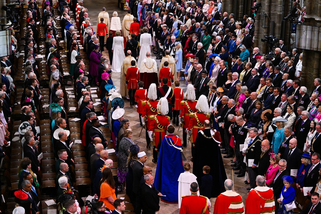 Ceremonia de încoronare a Regelui Charles din interiorul catedralei Westminster Abbey