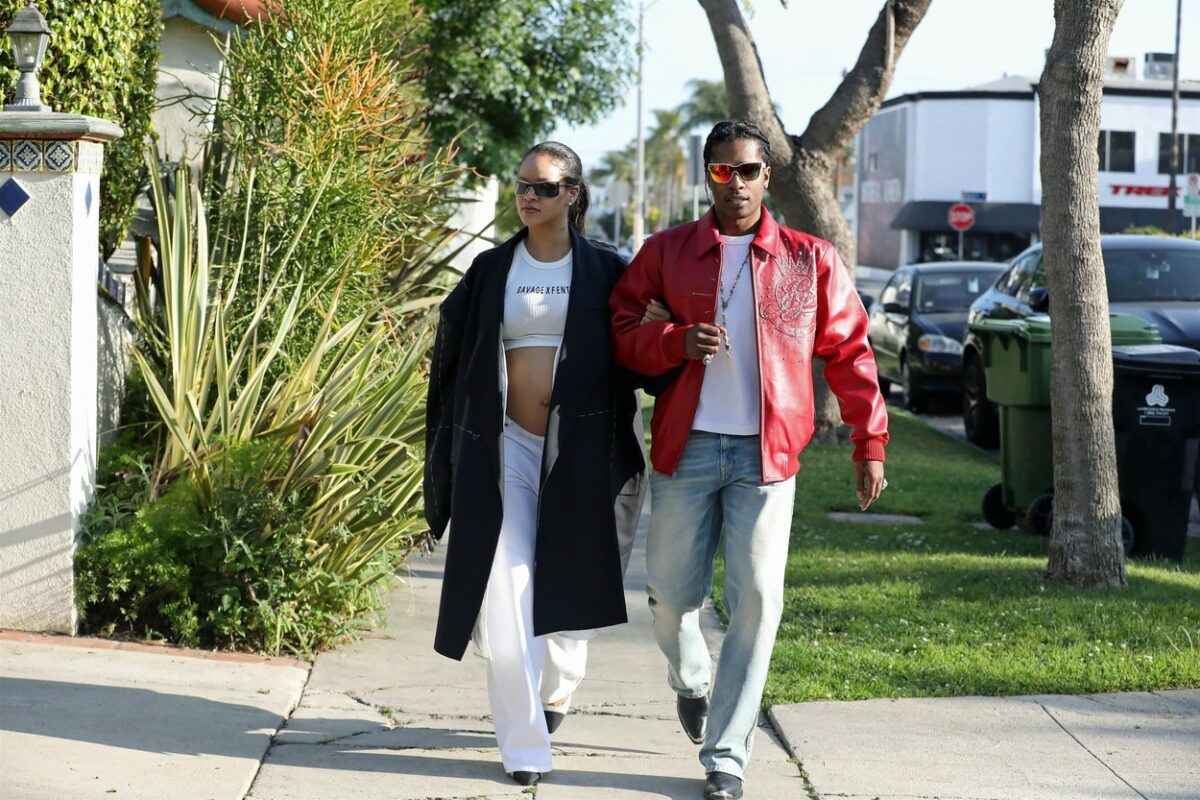 Rihanna și A$AP Rocky, la plimbare, în Los Angeles