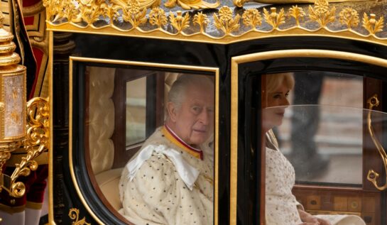 Observația Regelui Charles către Regina Camilla la încoronare. Un cititor pe buze a oferit toate detaliile