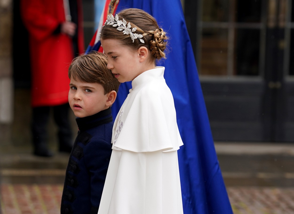 Prințesa Charlotte alături de Prințul Louis la ceremonia de încoronare a Regelui Charles