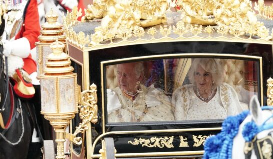 Regele Charles al III-lea este încoronat la Londra alături de Regina Camilla. Imagini de la ceremonia ținută la Westminster Abbey
