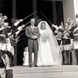 Camilla și Andrew Parker Bowles în ziua nunții