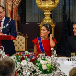 Președintele Gustavo Francisco Petro alături de Regina Letizia și Regele Felipe