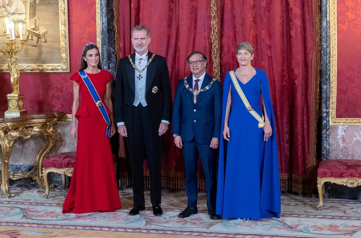 Regele Felipe și Regina Letizia alături de președintele Gustavo Francisco Petro și soția acestuia, Veronica Alcocer Garcia