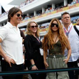 Shakira și Tom Cruise, alături de un grup de prieteni, la Miami Grand Prix 2023