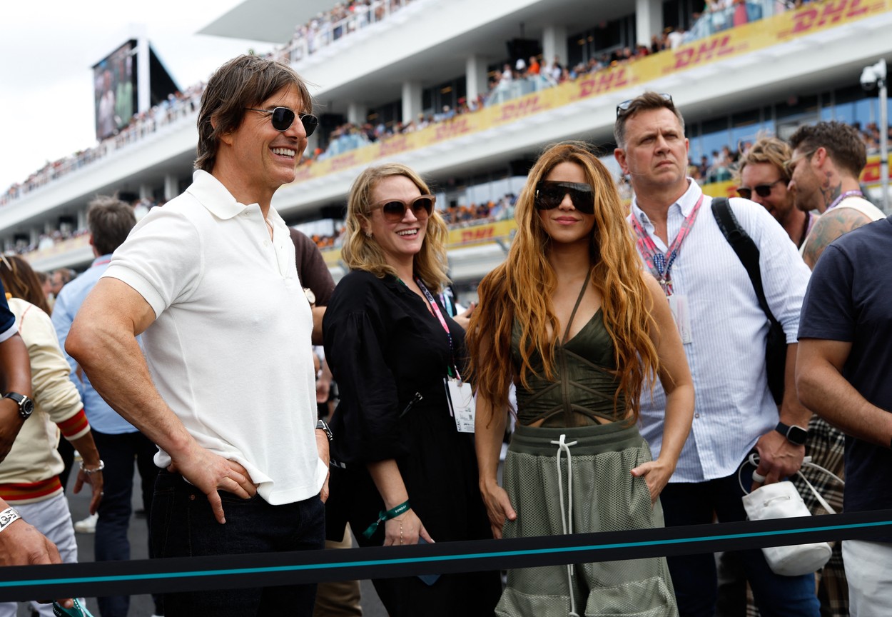 Shakira și Tom Cruise, alături de un grup de prieteni, la Miami Grand Prix 2023