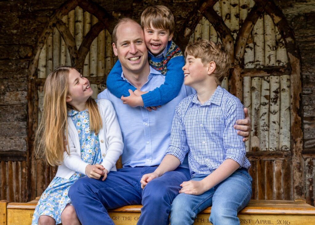 Prințul William, într-o fotografie cu cei trei copii ai săi, imagine de familie