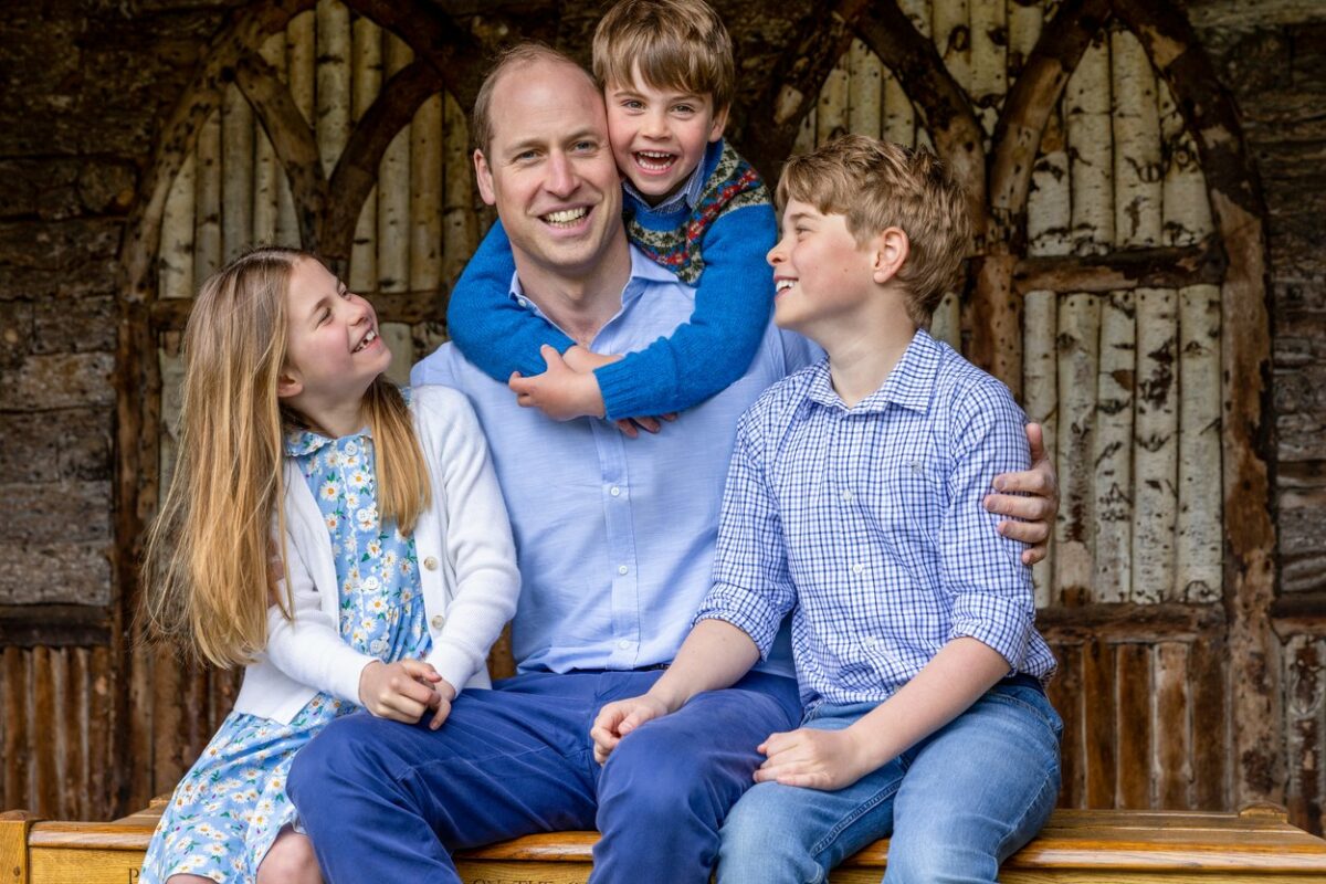 Prințul William, într-o fotografie cu cei trei copii ai săi, imagine de familie