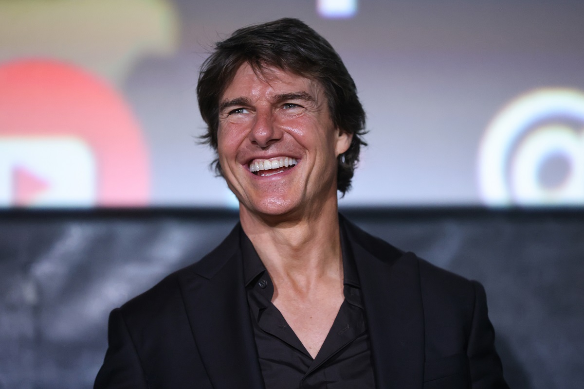 Tom Cruise în timp ce participă la premiera Top Gun din Mexic