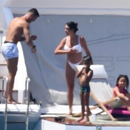 Cristiano Ronaldo și Georgina Rodriguez alături de doi dintre copii lor