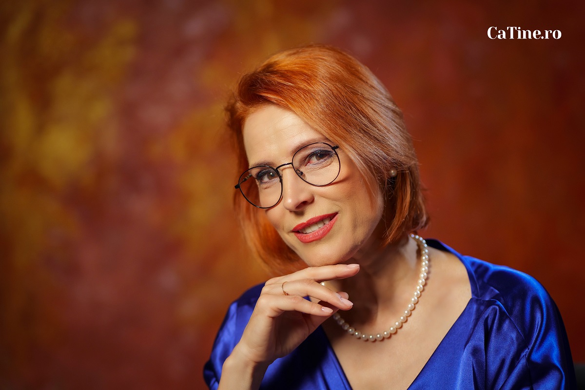 Monica Davidescu, fotografie portret, pentru interviul echipei CaTine.ro