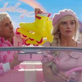 Margot Robbie și Ryan Gosling într-o scenă din filmul Barbie