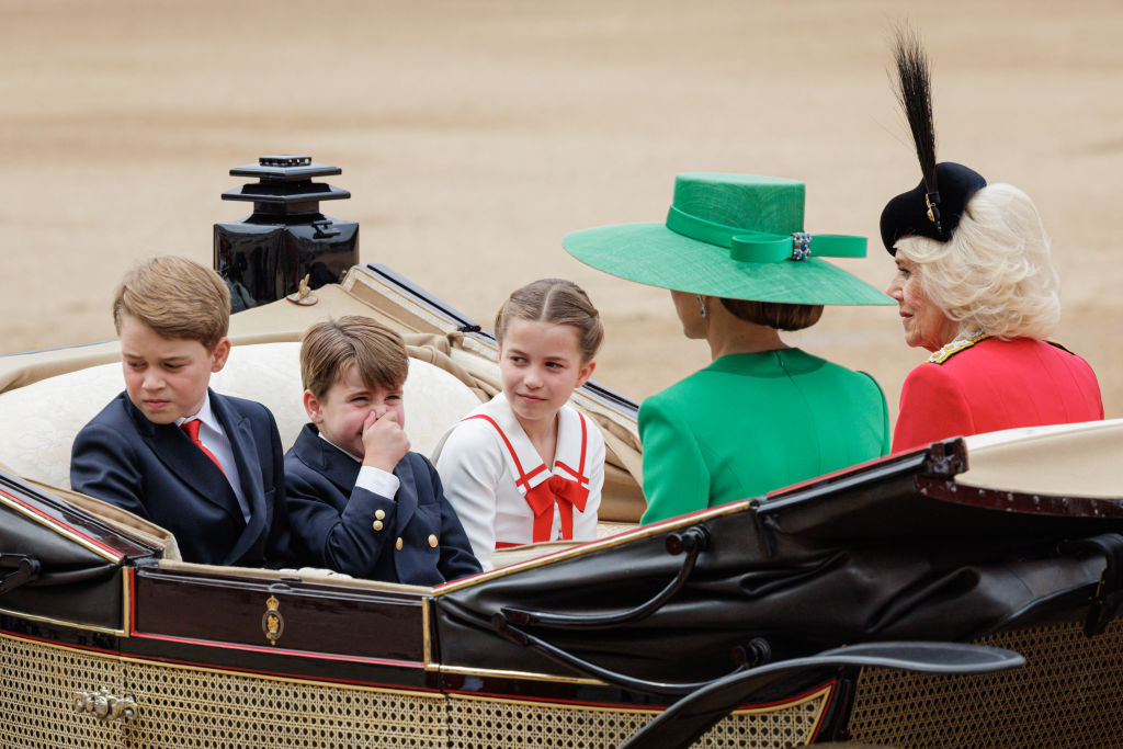Prințul Louis, alături de frații și mama sa la Trooping the Colour