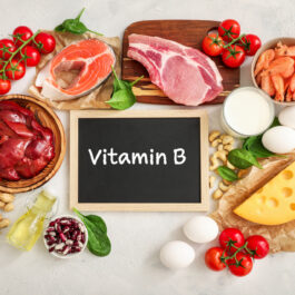 Mai multe alimente care conțin vitamine din complexul B