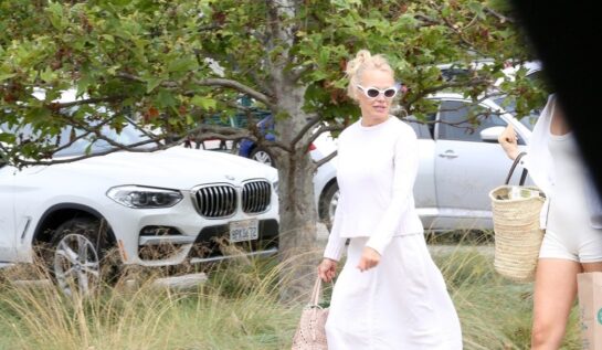 Pamela Anderson a ieșit la cumpărărturi fără machiaj. Cum arată chipul actriței la 56 de ani