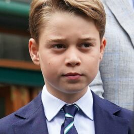 Prințul George îmbrăcat la costum la Wimbledon
