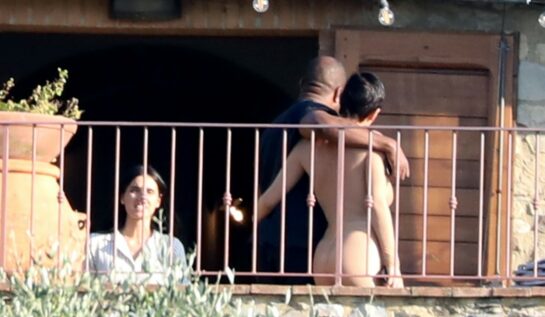 Bianca Censori a purtat o nouă ținută îndrăzneață, în timp ce Kanye West s-a plimbat desculț pe străzi. Ei au fost fotografiați în timpul unei alte apariții bizare în Italia