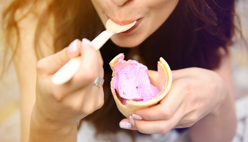 Ce se întâmplă cu corpul tău dacă mănânci înghețată în fiecare zi. Care sunt efectele asupra sănătății
