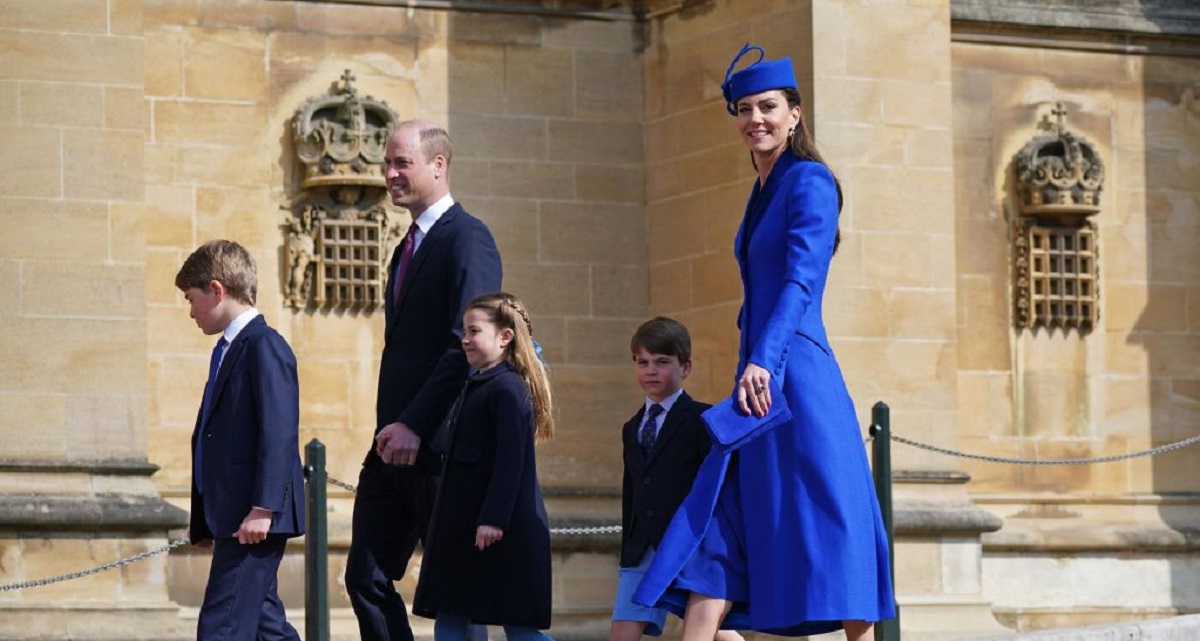 Prințul George, Prințul William, Prințesa Charlotte, Prințul Louis și Kate Middleton au fost surprinși în timp ce mergeau la o ceremonie care avut loc pe 9 aprilie 2023 la Castelul Windsor