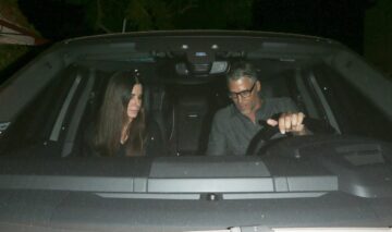 Sandra Bullock și Bryan Randall în timp ce se află într-o mașină