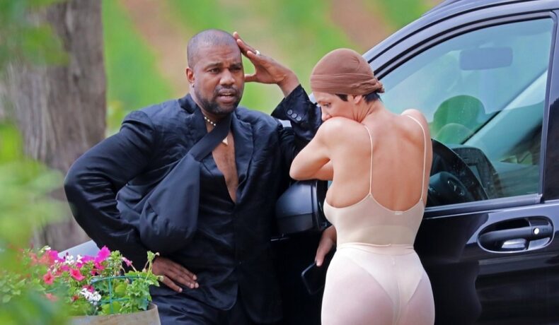 Kanye West și Bianca Censori au ieșit la plimbare pe străzile din Italia.  Partenera artistului a purtat o ținută nude - CaTine.ro