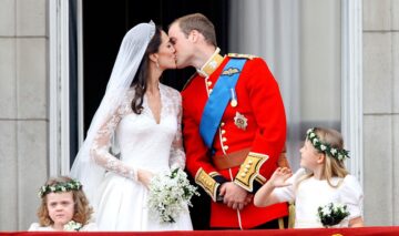 Ce mesaj i-a șoptit Prințul William lui Kate Middleton atunci când au apărut la balconul Palatului Buckingham. Momentul emoționant care a avut loc în ziua nunții lor