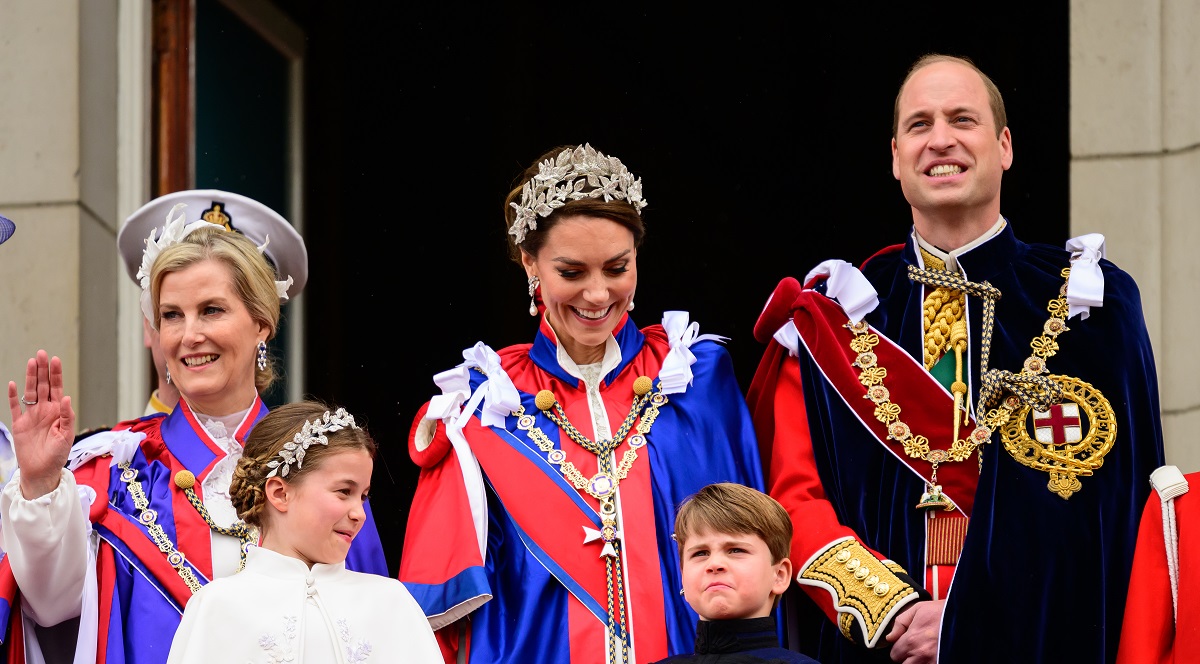 Prințul William alături de Kate Middleton și Prințul Loui cu Prințesa Charlotte