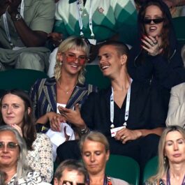 Mia Regan, Romeo Beckham și Sandra Georgina West în cea de-a noua zi de la Wimbledon 2023