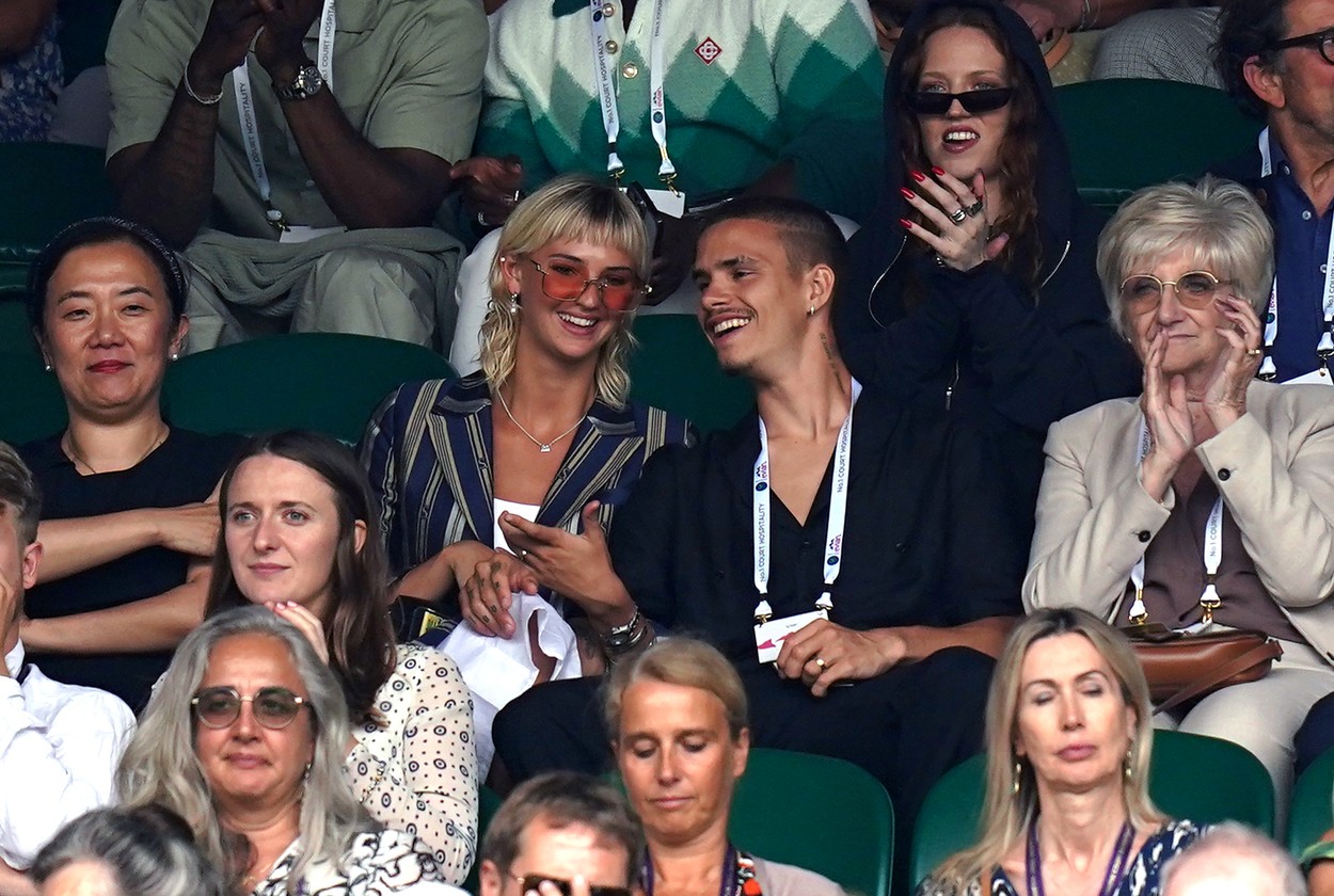 Mia Regan, Romeo Beckham și Sandra Georgina West în cea de-a noua zi de la Wimbledon 2023