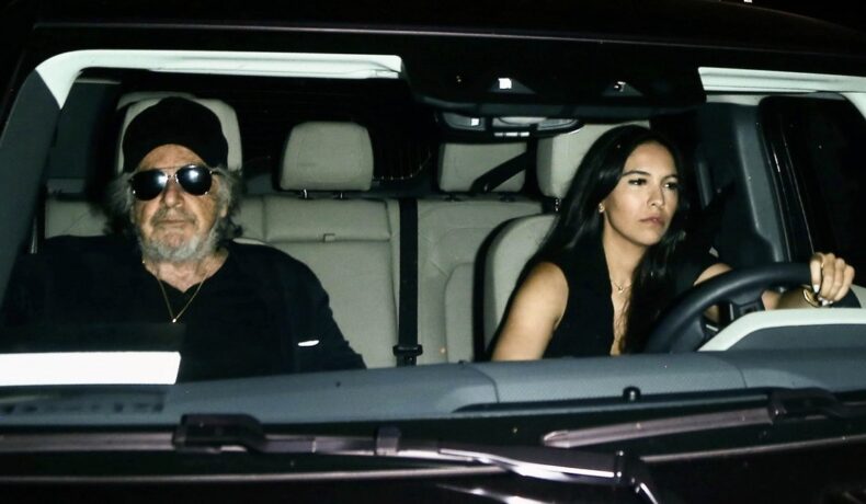 Noor Alfallah și Al Pacino în timp ce se află împreună într-o mașină