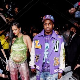 Rihanna și A$AP Rocky în timpul unei ședințe foto pentru un eveniment de covor roșu