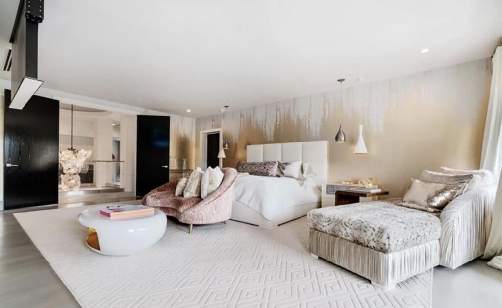 Dormitorul elegant și luminos al lui Lionel Messi din casa pe care a cumpărat-o în Miami